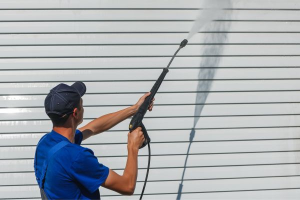 Siding Washing in Waukesha
