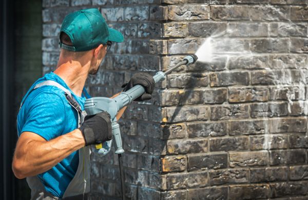 Commercial Building Washing in Waukesha