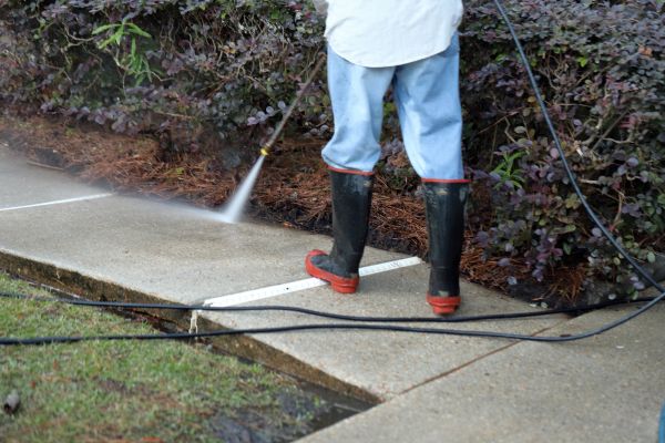 Sidewalk Washing in Waukesha