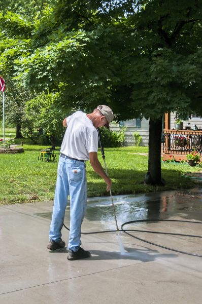 Driveway Concrete Cleaning in Waukesha